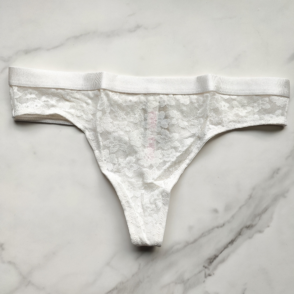 NWT PINK VICTORIA'S SECRET WEAR EVERYWHERE LACE THONG PANTY IN WHITE SIZE SMALL